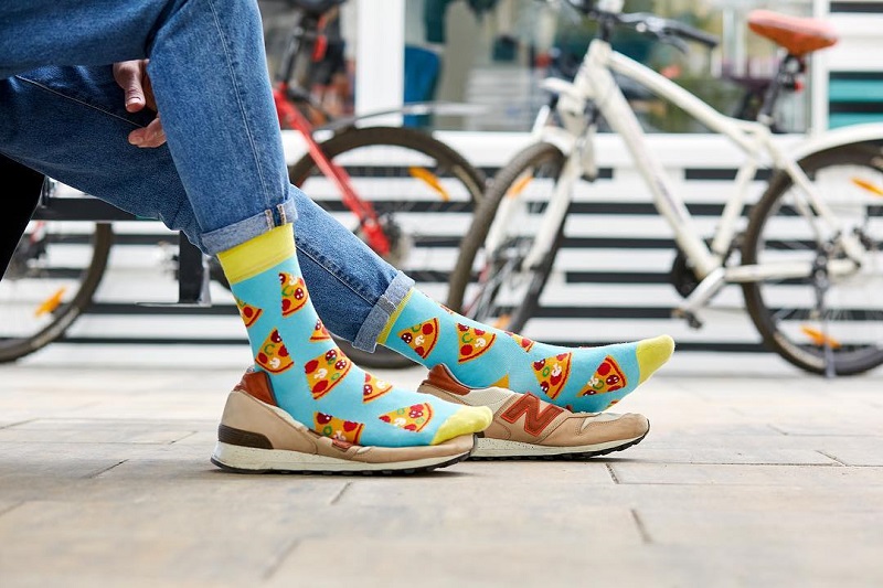 HOW TO CUSTOMIZE SOCKS